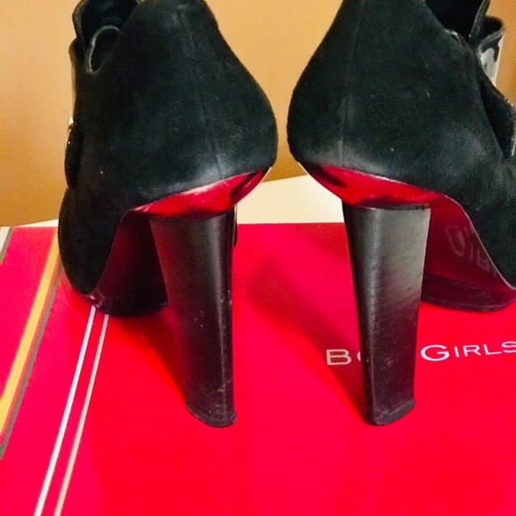 Black Suede BCBGirls koala style size 8.5 - Picture 6 of 6
